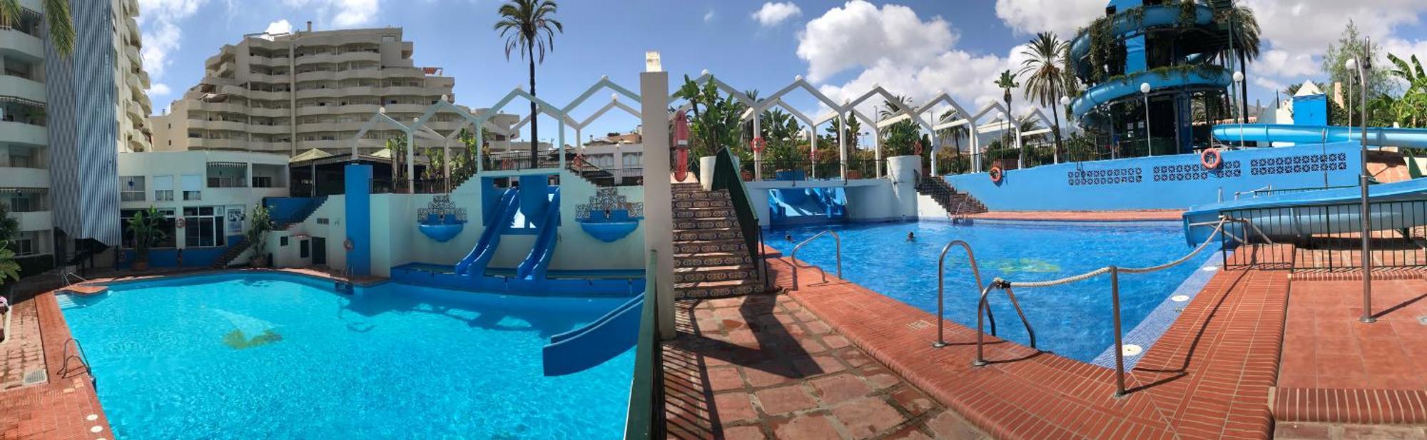 Benal With Sunny Terrace And Water Park Appartement *
