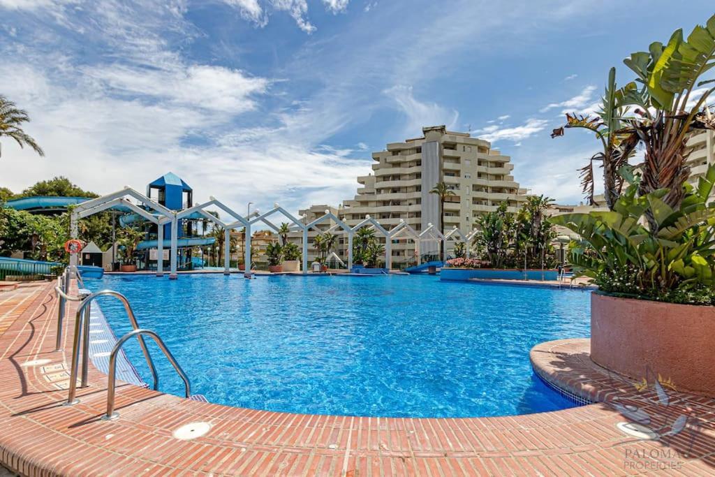 Benal With Sunny Terrace And Water Park Appartement